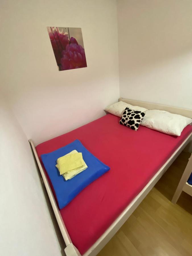 Moreno, Gajac-zrce Beach-novalja Apartment
